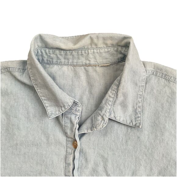 Women’s Light Weight Casual, Vacation, Preppy denim Button Down Shirt. Size L - Picture 6 of 7